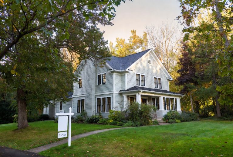Hire a Buyer's Agent or Call the Listing Agent Directly? What St. Croix Valley Buyers Should Know